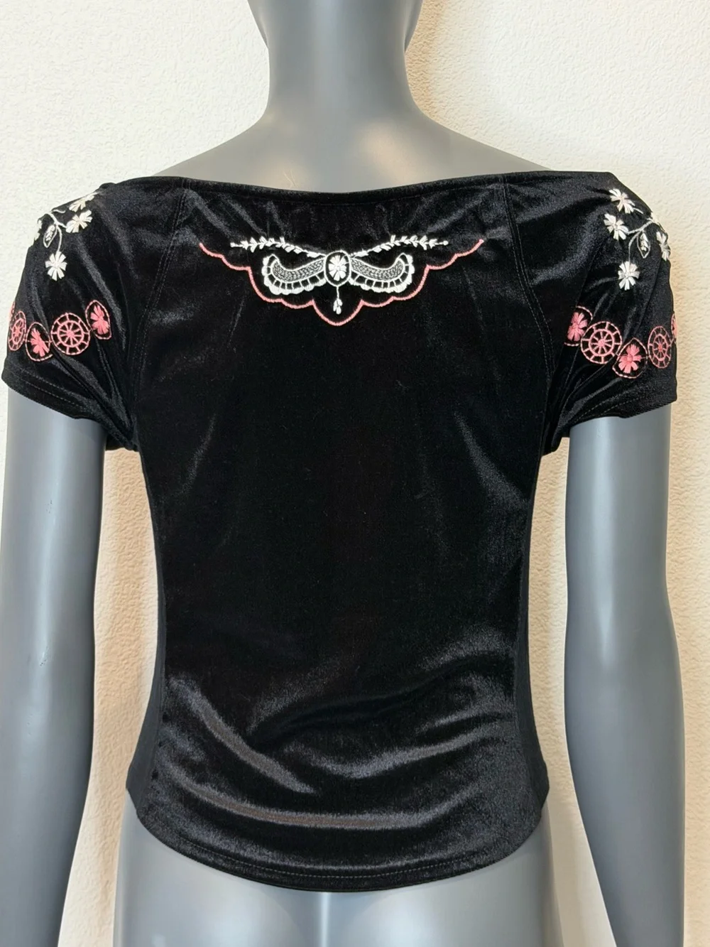 Free People Party Train Black Embroidered Velvet Scoop Neck Top Women’s Size S